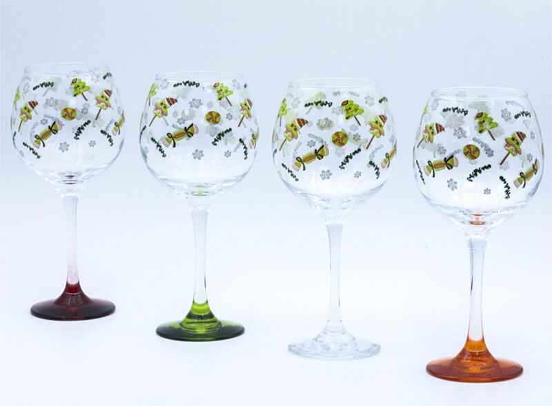 Goblet de Noël en verre de 520 ml avec décalcomanie cuite et pulvérisation de couleur commémorative pour magasin de souvenirs en gros