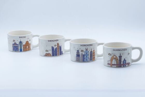 Kualitas OEM / ODM Desain Kota Custom Keramik Mug Dengan Decal Ditembakkan pabrik