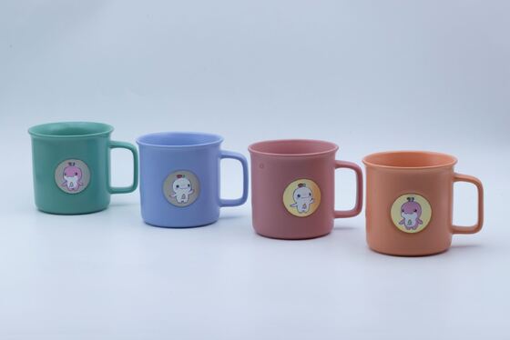 Qualität City Design Keramik-Tasse mit Badge für den Kunden Fabrik